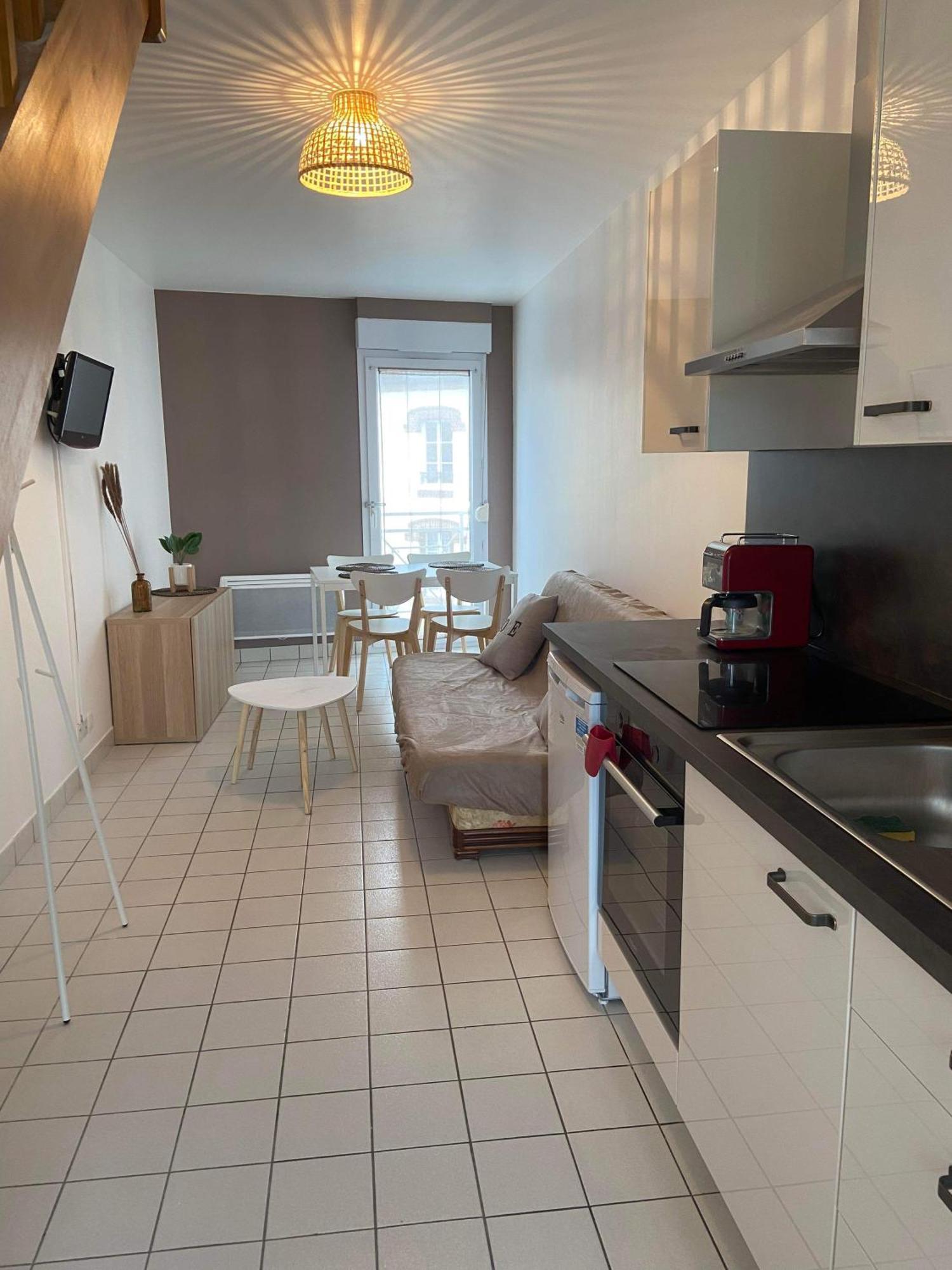 Apartment Eleonore, F2 En Duplex Avec Cour Commune Et Proche De La Mer, 3 *