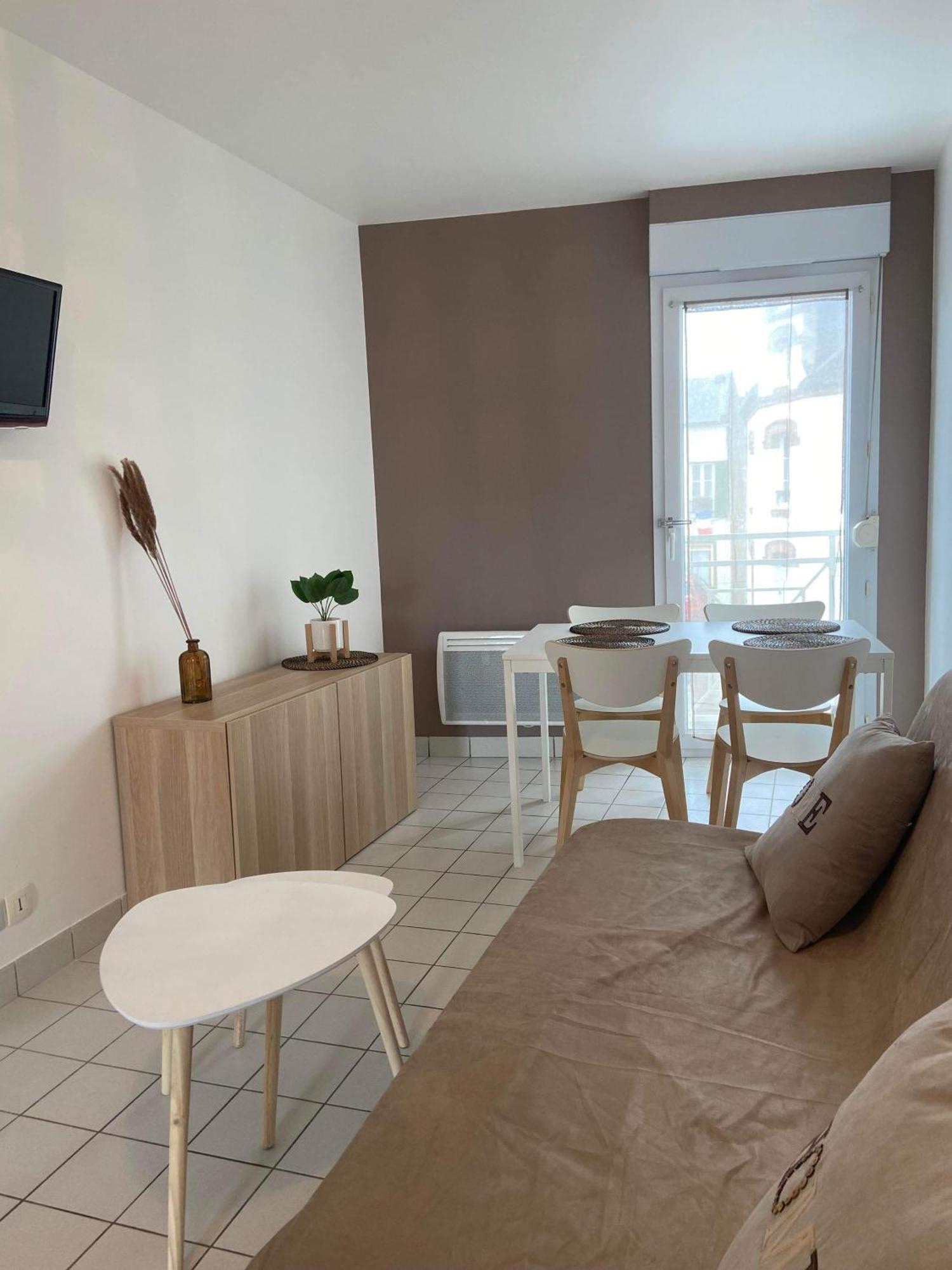 Apartment Eleonore, F2 En Duplex Avec Cour Commune Et Proche De La Mer, 3 *